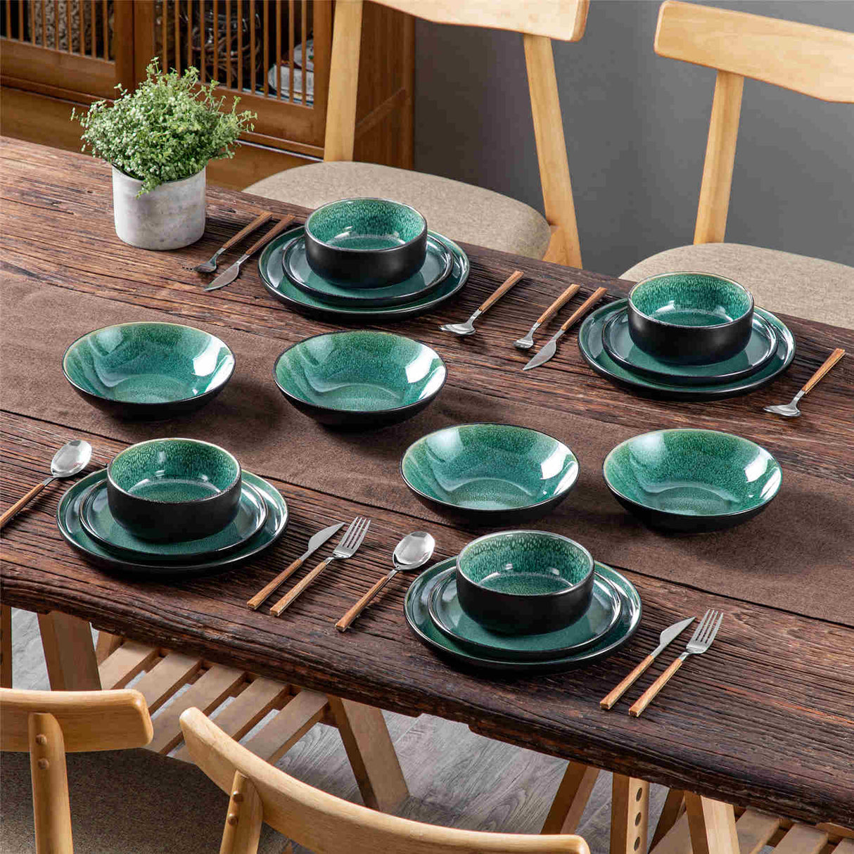 Playa 16 Piece Glossy Dinnerware Set